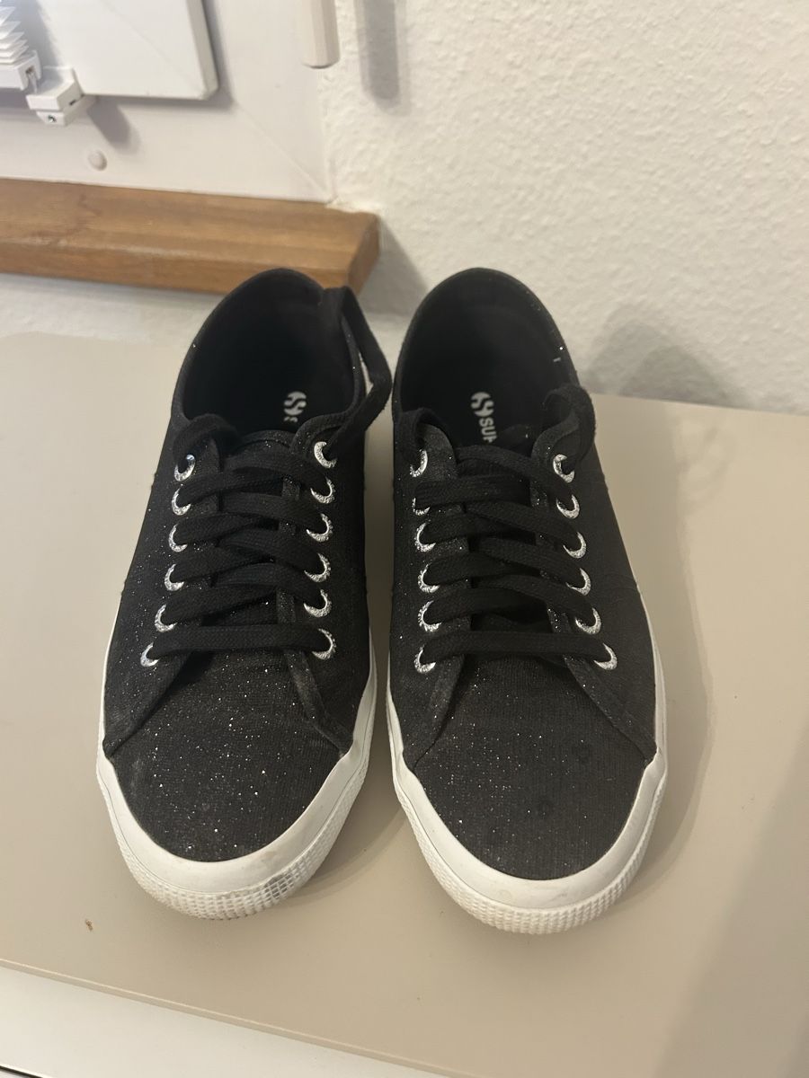Chaussures femmes: Schöne schwarze Glitzer Schuhe gr 39 – D'occasion à Allschwil par selake990673 1
