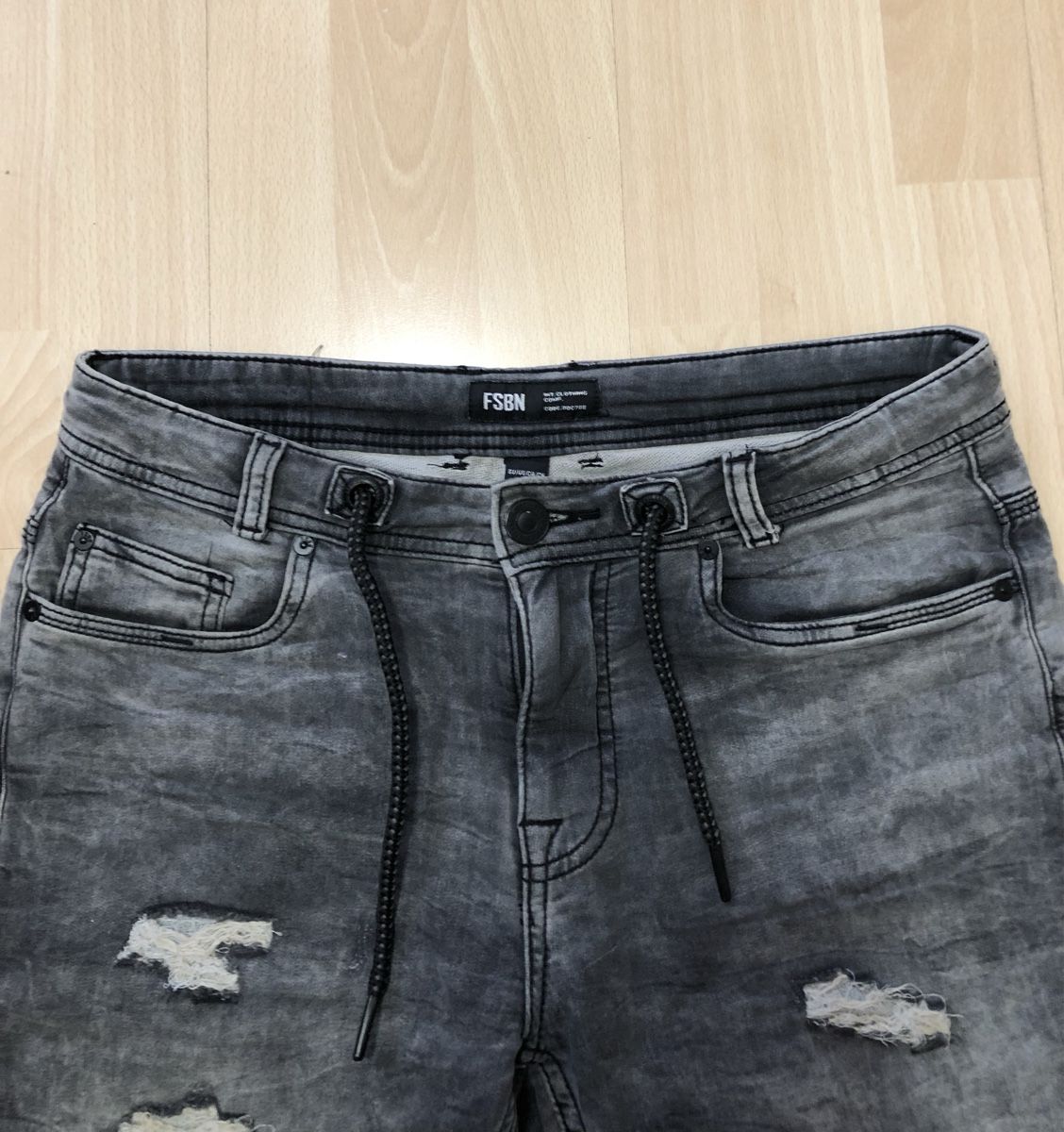 Jeans: Kurz Hose Gr.S – Usato da Chur venduto da vicky7 2