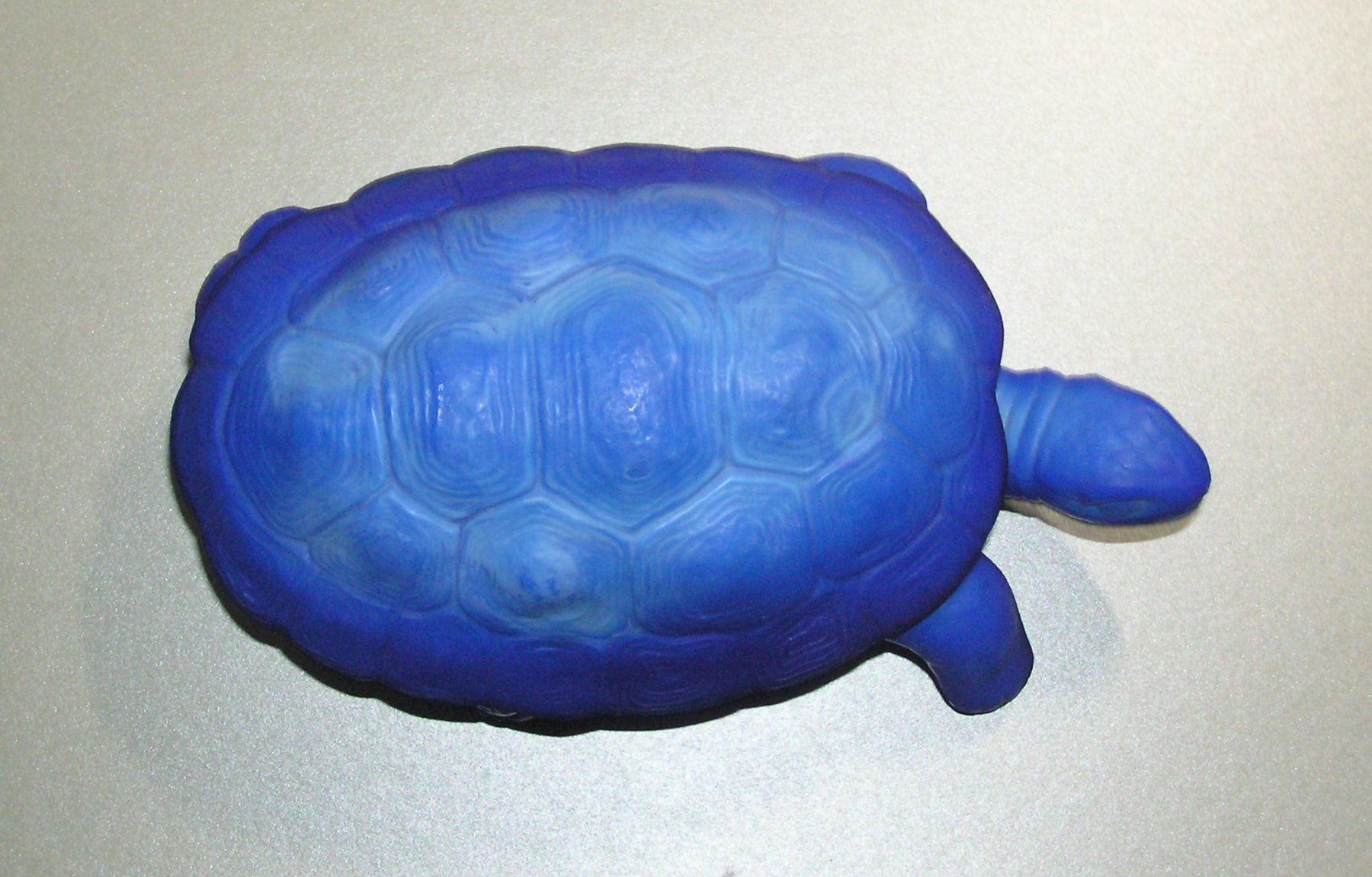 Figuren: Blaue Glas Bonboniere Schildkröte – Gebraucht aus Grenchen von Antique-hunter 1