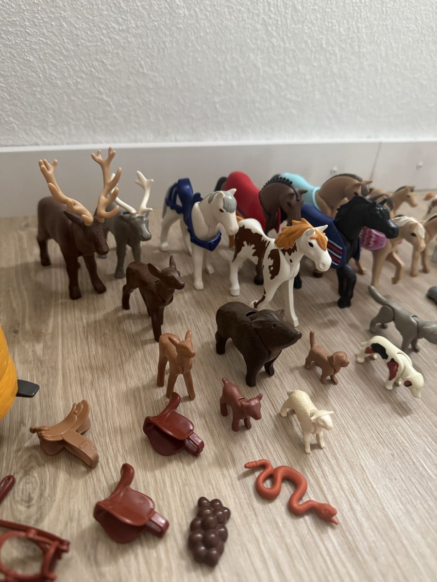 Playmobil Giocattoli: Playmobil Bauernhof Set mit Traktor und Tieren – Usato da Fehraltorf venduto da portas6 9