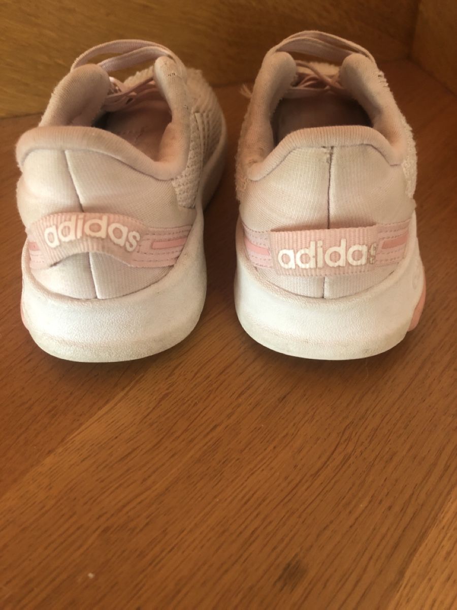 Adidas Scarpe per ragazze: Adidas guter Zustand gr.23 – Usato da Wettingen venduto da Nini54 1
