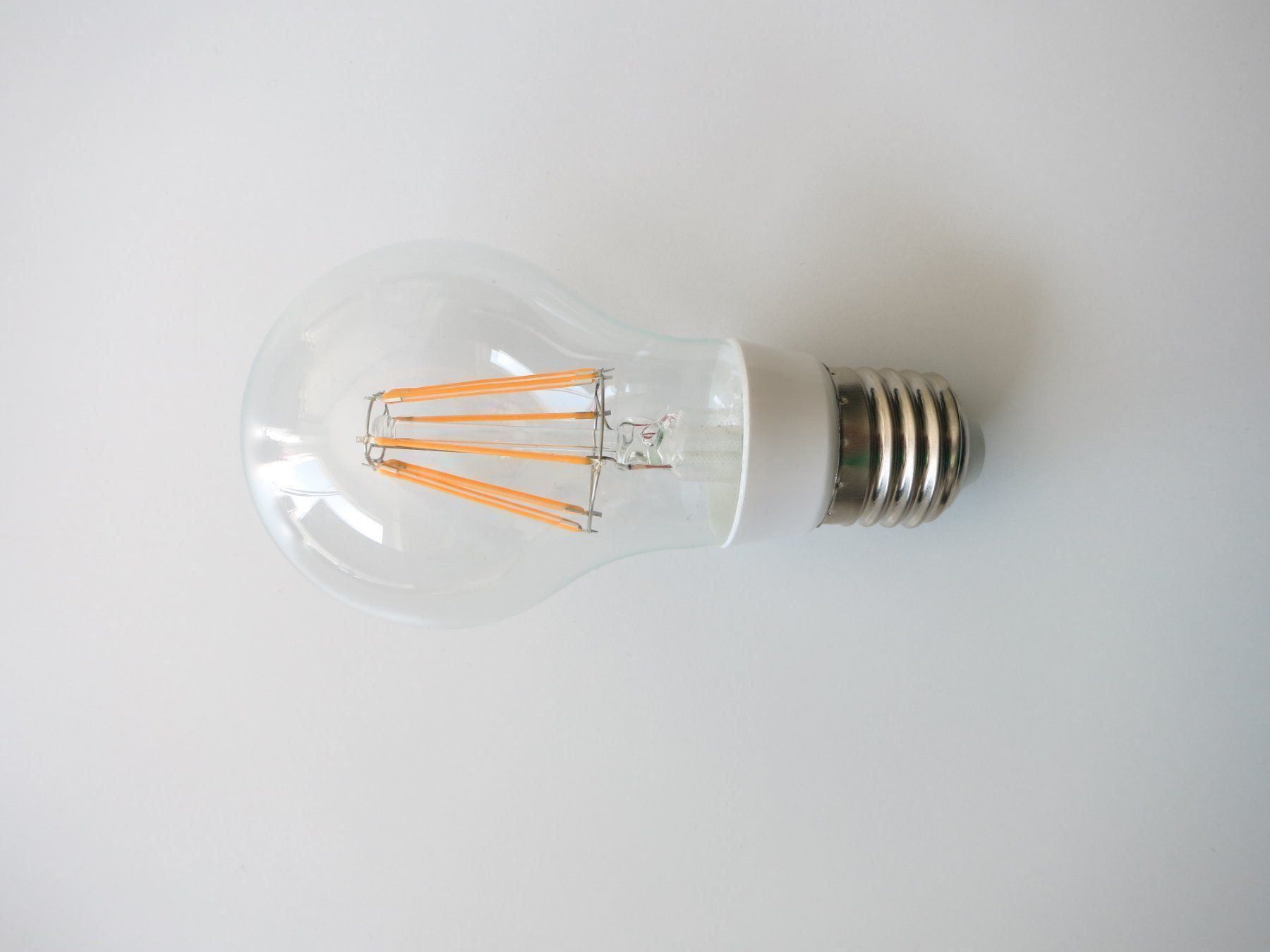 Lampadine & Illuminazione: Sehr sparsame LED-Filament-Lampe – Nuovo e nell'imballaggio originale da Wisen SO venduto da Ihunter