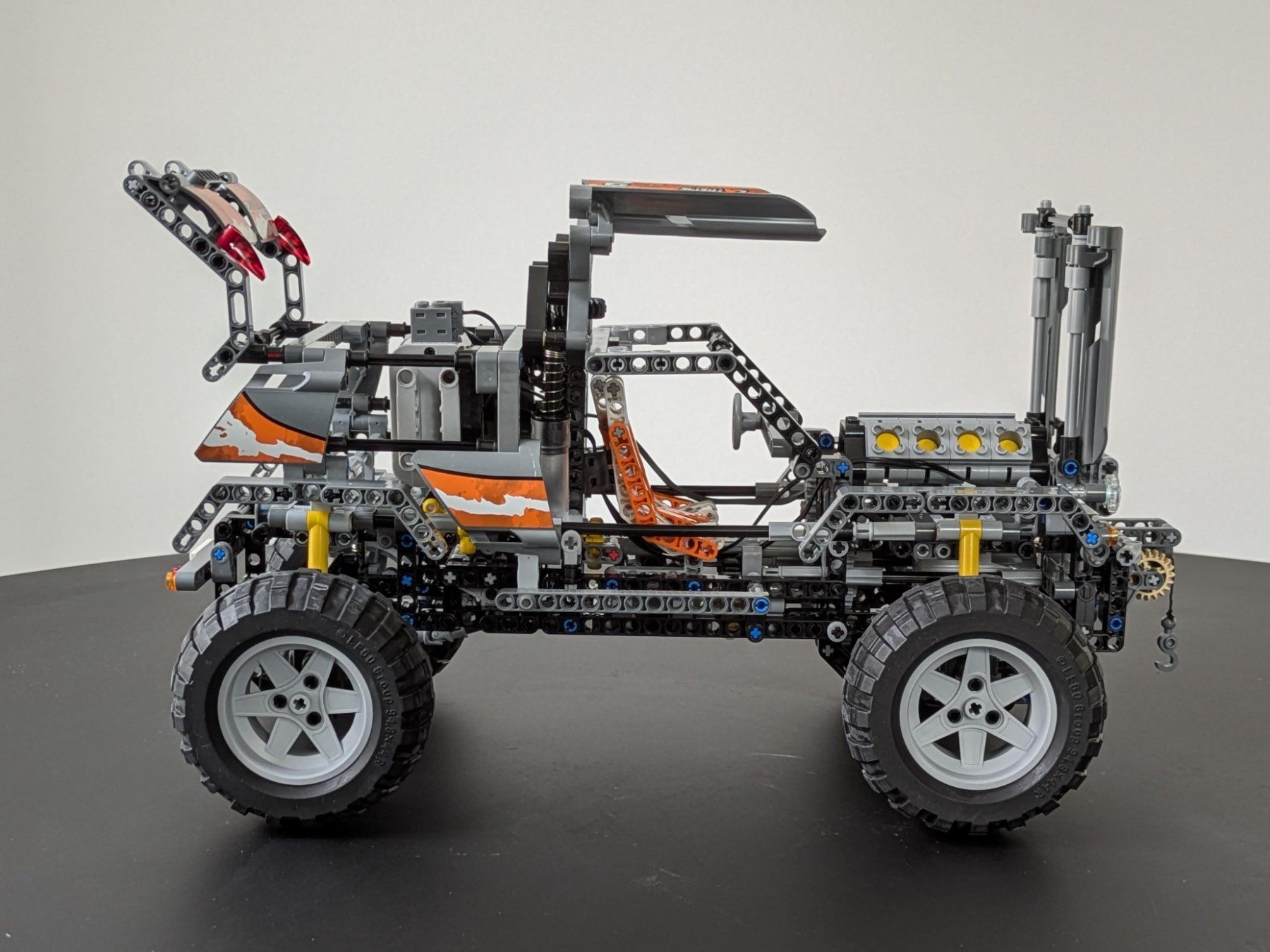 Lego Kit di costruzioni: LEGO TECHNIC 8297 - Off Roader (2008) – Usato da lausanne venduto da searno 5