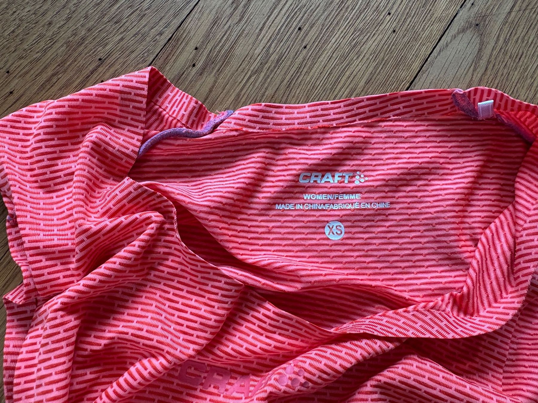 Craft Tops: Superleichtes CRAFT Laufshirt Gr. XS – D'occasion à Zürich par triangular 3
