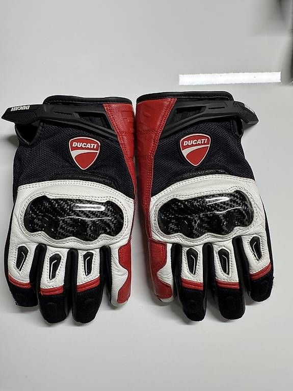 Guanti & manicotti: Ducati Motorrad Handschuhe Neuzustand – Usato da Bubendorf venduto da Erkam