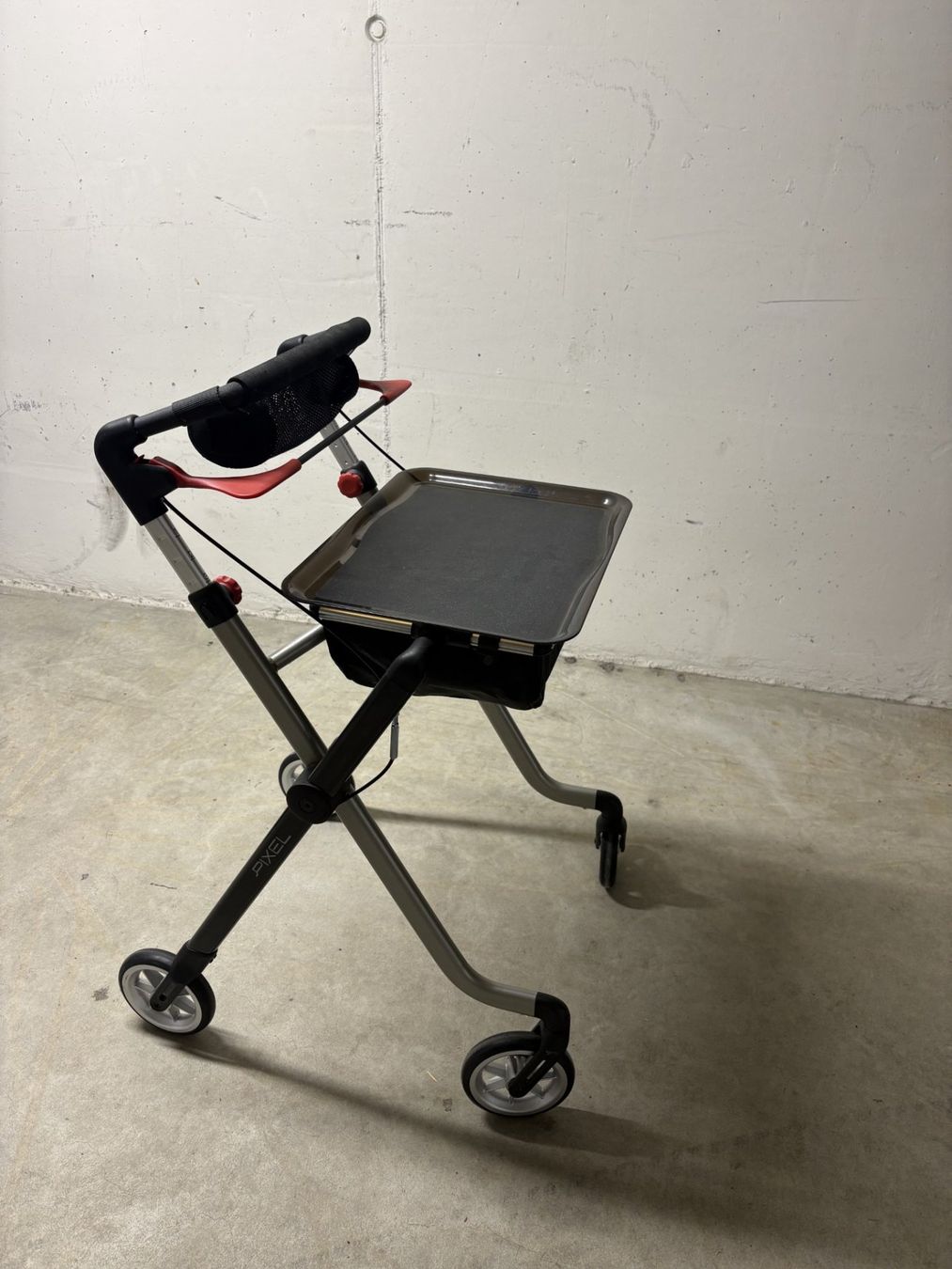 Ausili per la deambulazione: Rollator für die Wohnung – Usato da Engelburg venduto da urs_fd8n