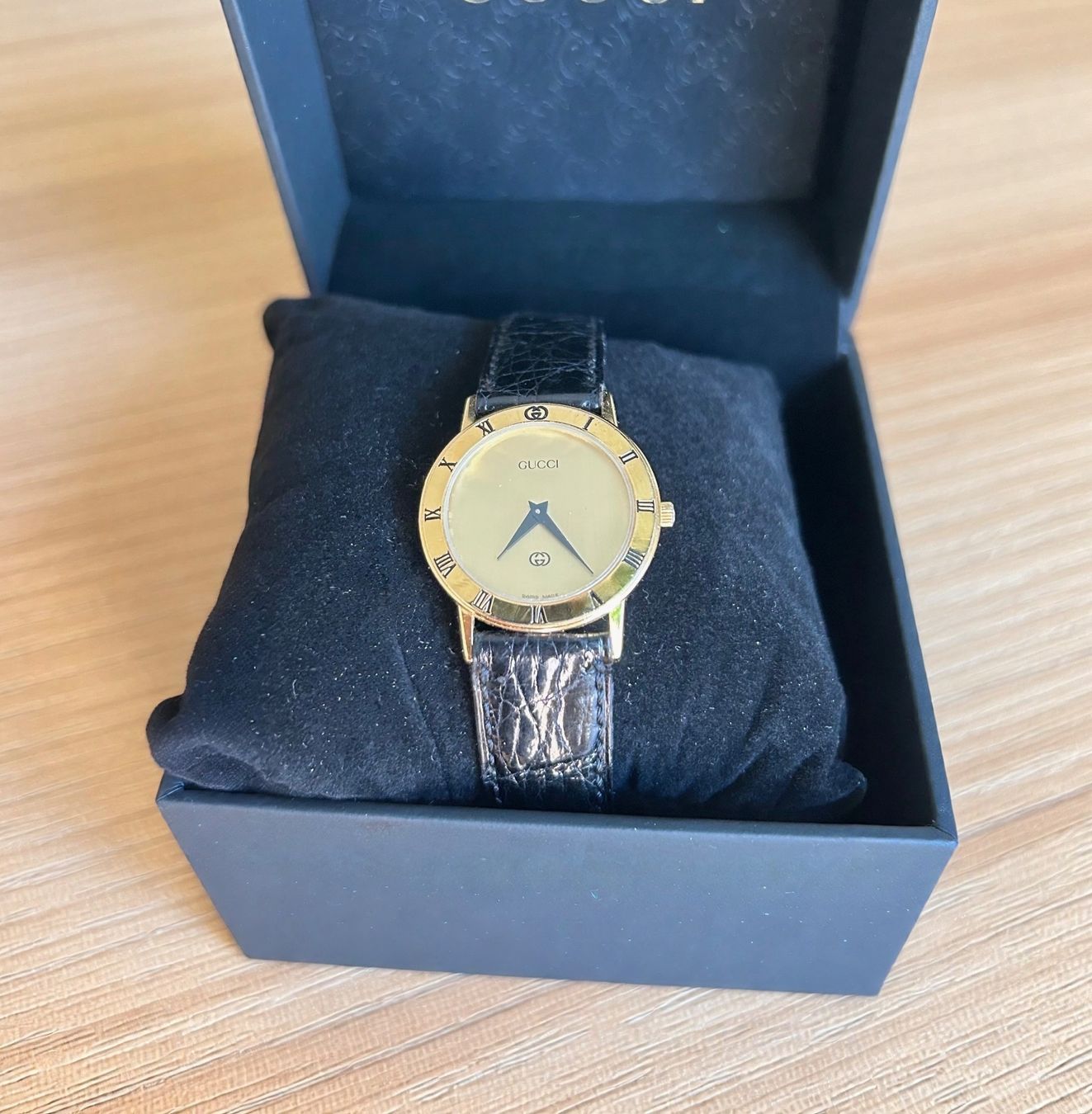 Gucci Orologi: Gucci Watch 3000j with new battery – Usato da Colombier VD venduto da Xzbit 1