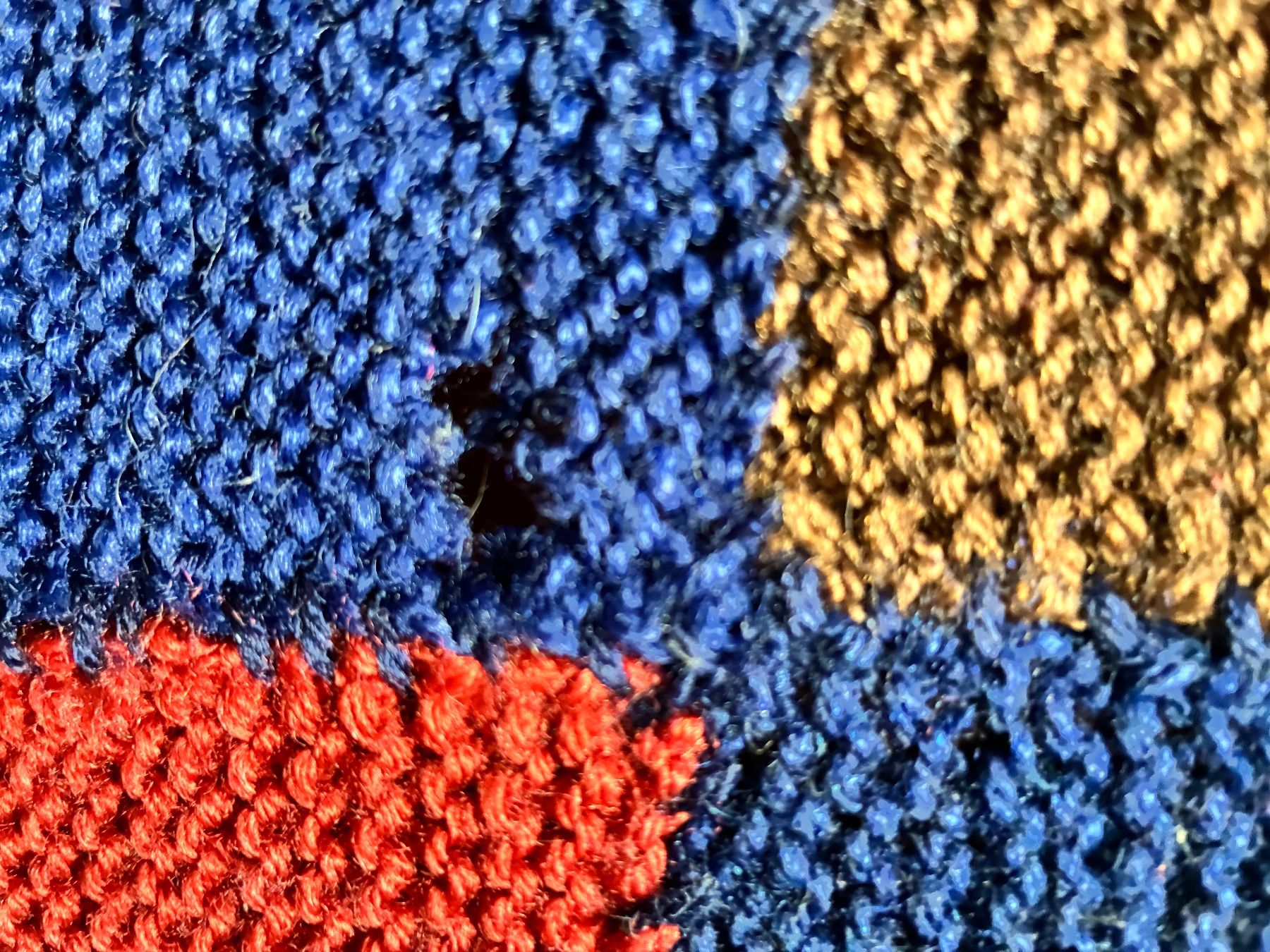 Coperte: Strickdecke Patchwork Design bunt mit kleinen Mängeln – Usato da Bern venduto da malewitsch01 1