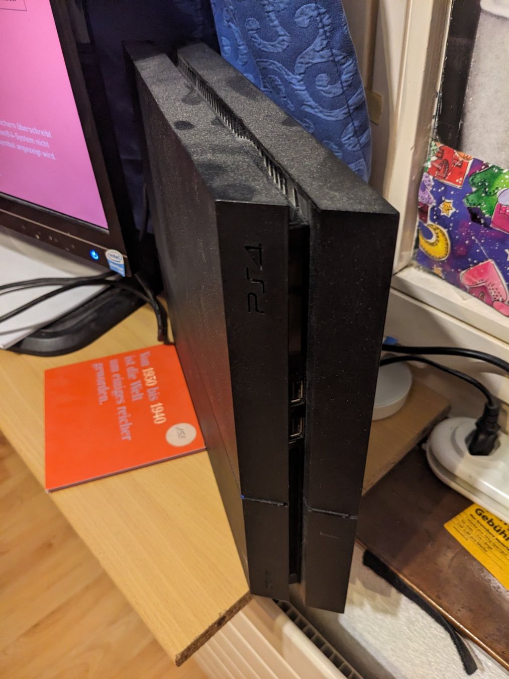Sony Consoles: Ps4 Inkl Controller – D'occasion à Wädenswil par Patriots