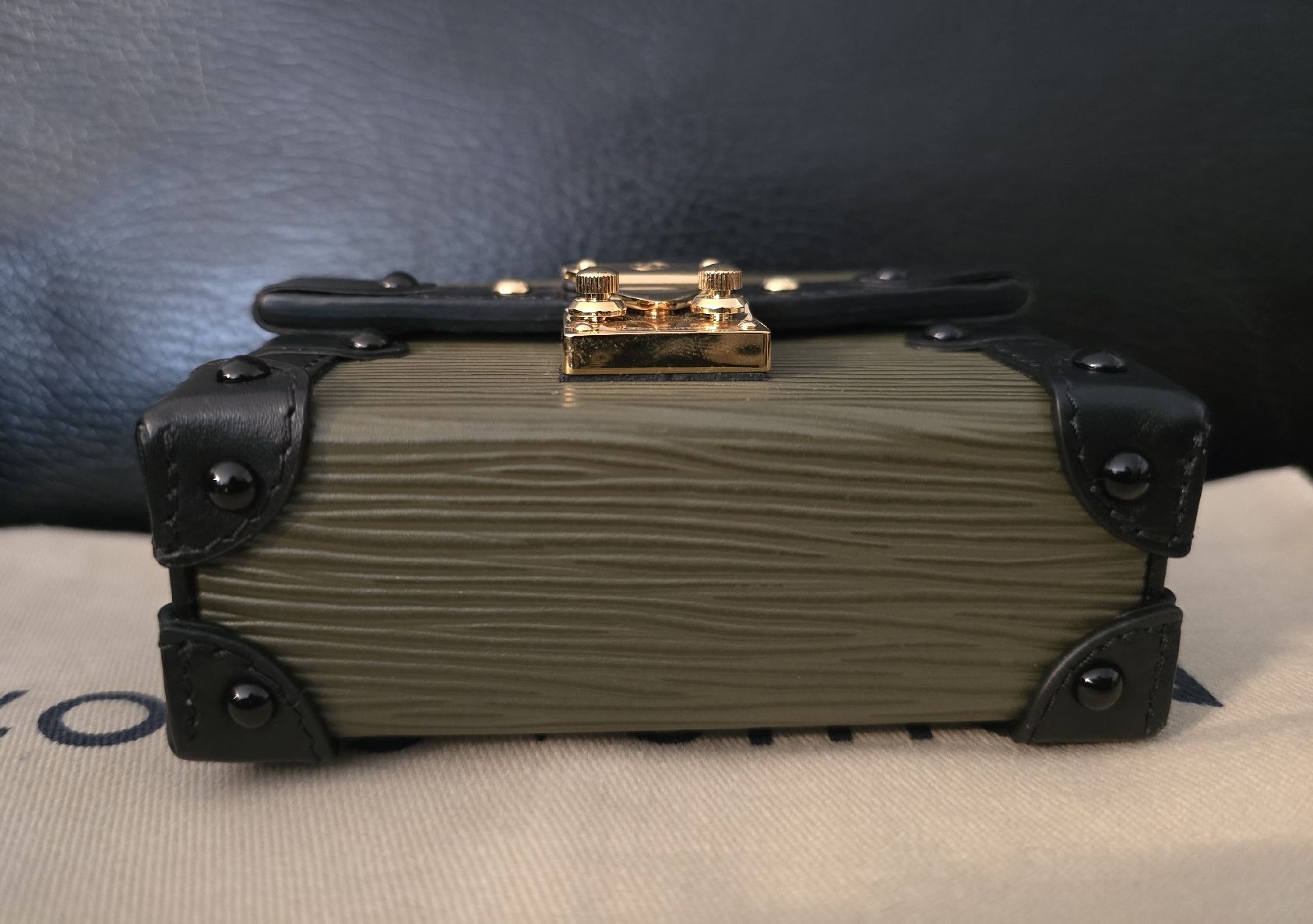 Louis Vuitton Borse: Louis Vuitton Epi Leather Essential Trunk NM – Nuovo (secondo la descrizione) da Gattikon venduto da lavric_d 3