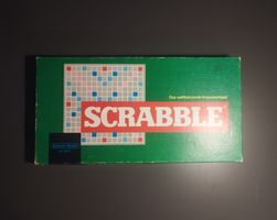 Vintage Scrabble mit Holzbausteinen