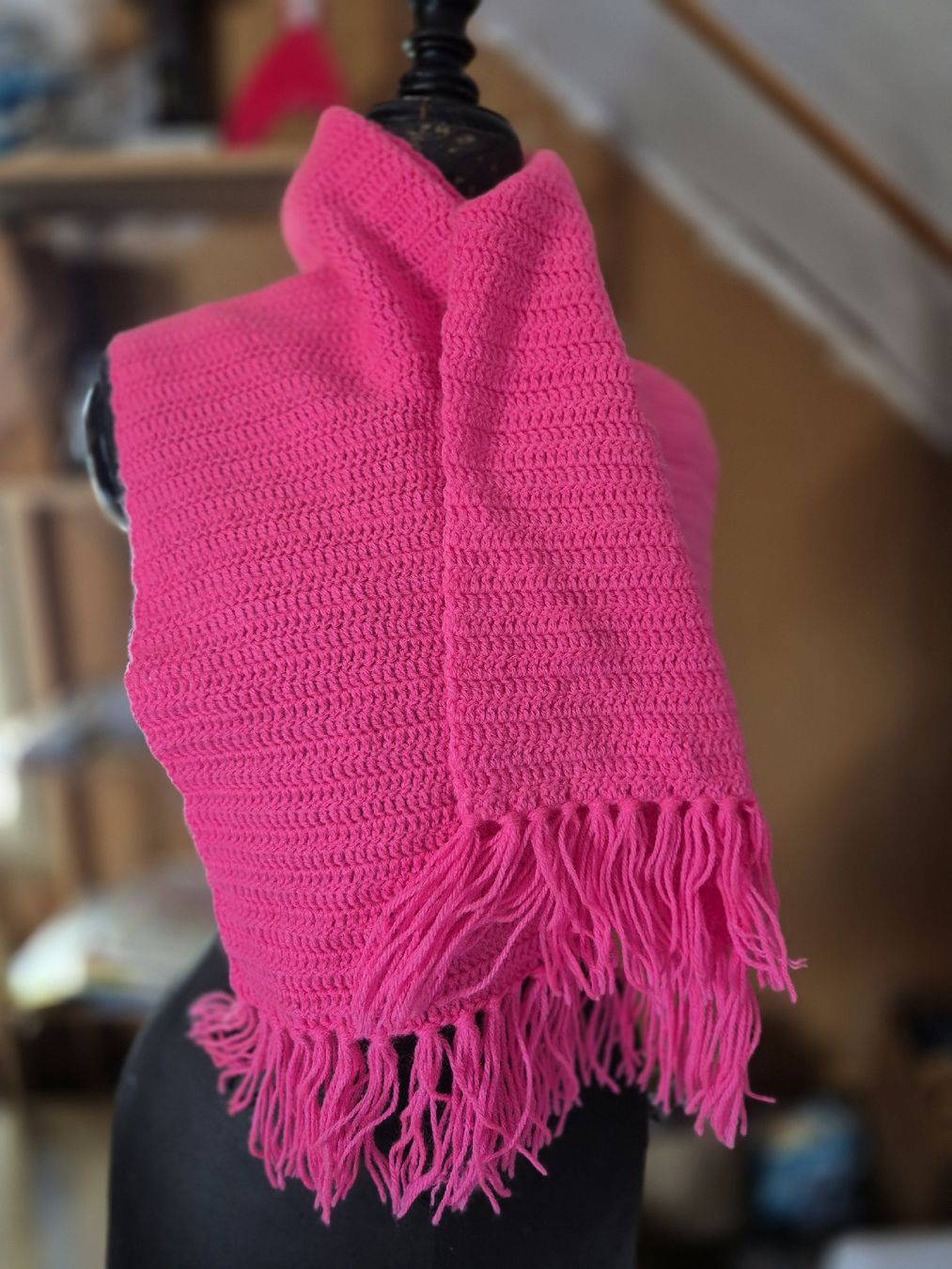Sonstige Mädchenkleider: Écharpe rose – Gebraucht aus Yverdon-les-Bains von somiou