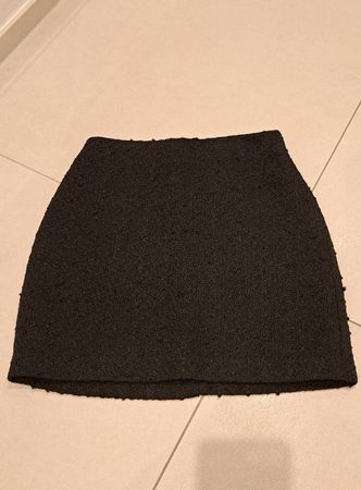 Schwarzer Minirock von H&M, Grösse 32