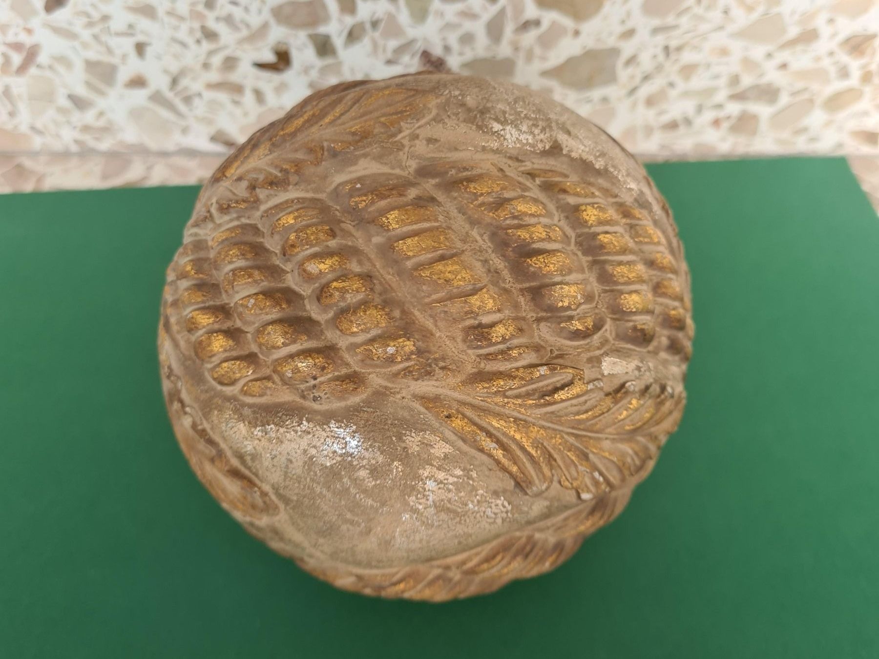 Alle Dekorationen: Dekorations Kugel in Mattgold/Silber – Gebraucht aus Urdorf von sumrum 1