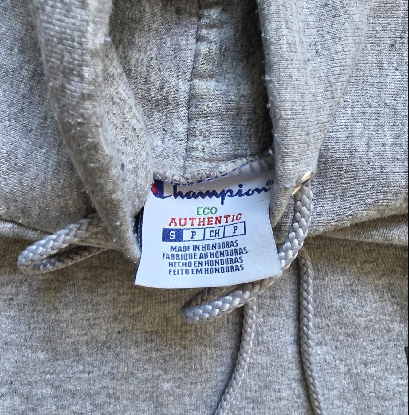 Champion Pullover & Sweatshirts: Kapuzenpullover Champion grau Grösse S – Gebraucht aus Bern von Tommy.Z 1