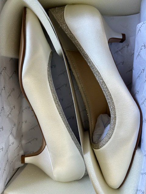 Rainbow Damenschuhe: Brautschuh Bobbie von Rainbow Gr. 7.5 / 40.5 – Neu (gemäss Beschreibung) aus Rothenburg von stacostaco 4