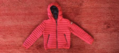 Colmar Daunenjacke rot mit Kapuze Grösse 6J 118 cm