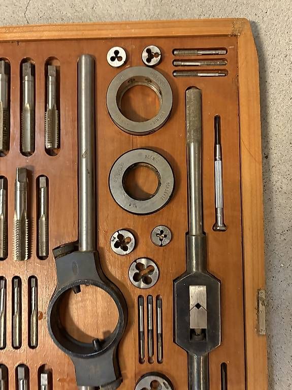 Tutti gli attrezzi: Gewindebohrer & Schneideisen Set - Holzkoffer – Usato da Wettingen venduto da luc_skt2 3