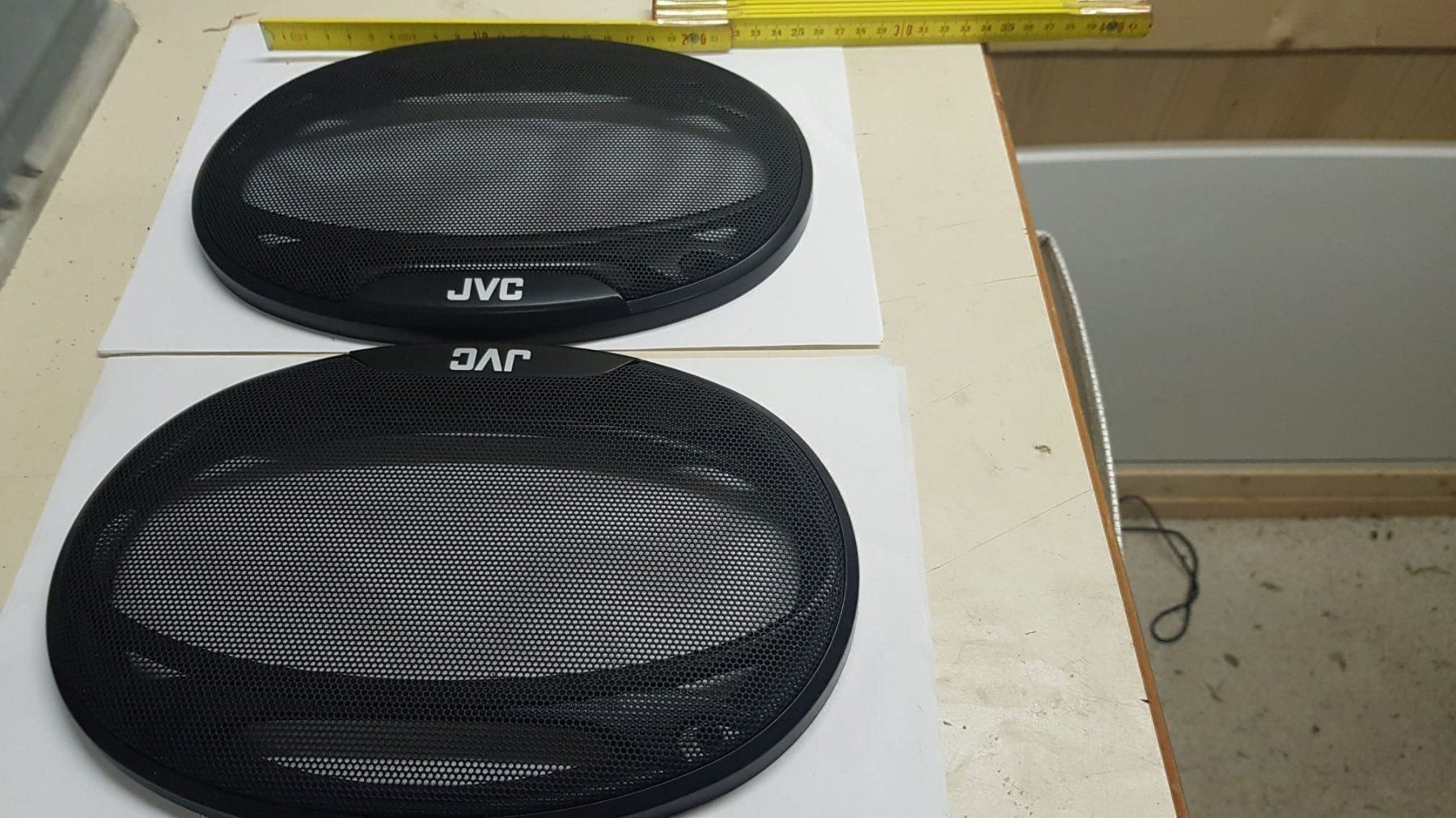JVC Casse acustiche: 2x JVC Lautsprecherabdeckung, 26cmx18cm – Usato da Mauren TG venduto da xkr1998