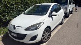 Mazda 2 weiss 5-türig Gebrauchtwagen 2013