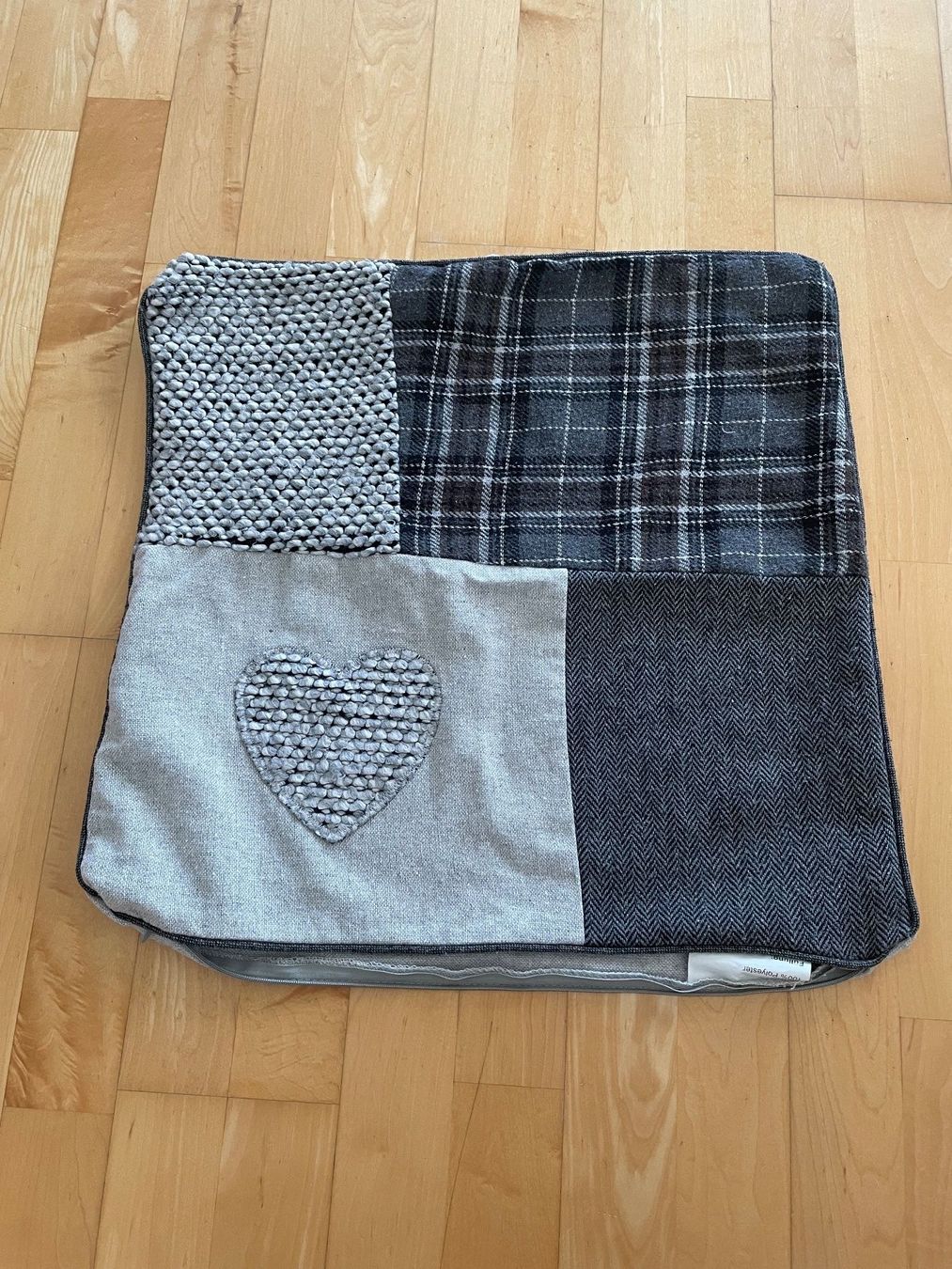 Kissen: Kissenbezüge 2x 40x40 – Gebraucht aus Weinfelden von fse_9bk7 1