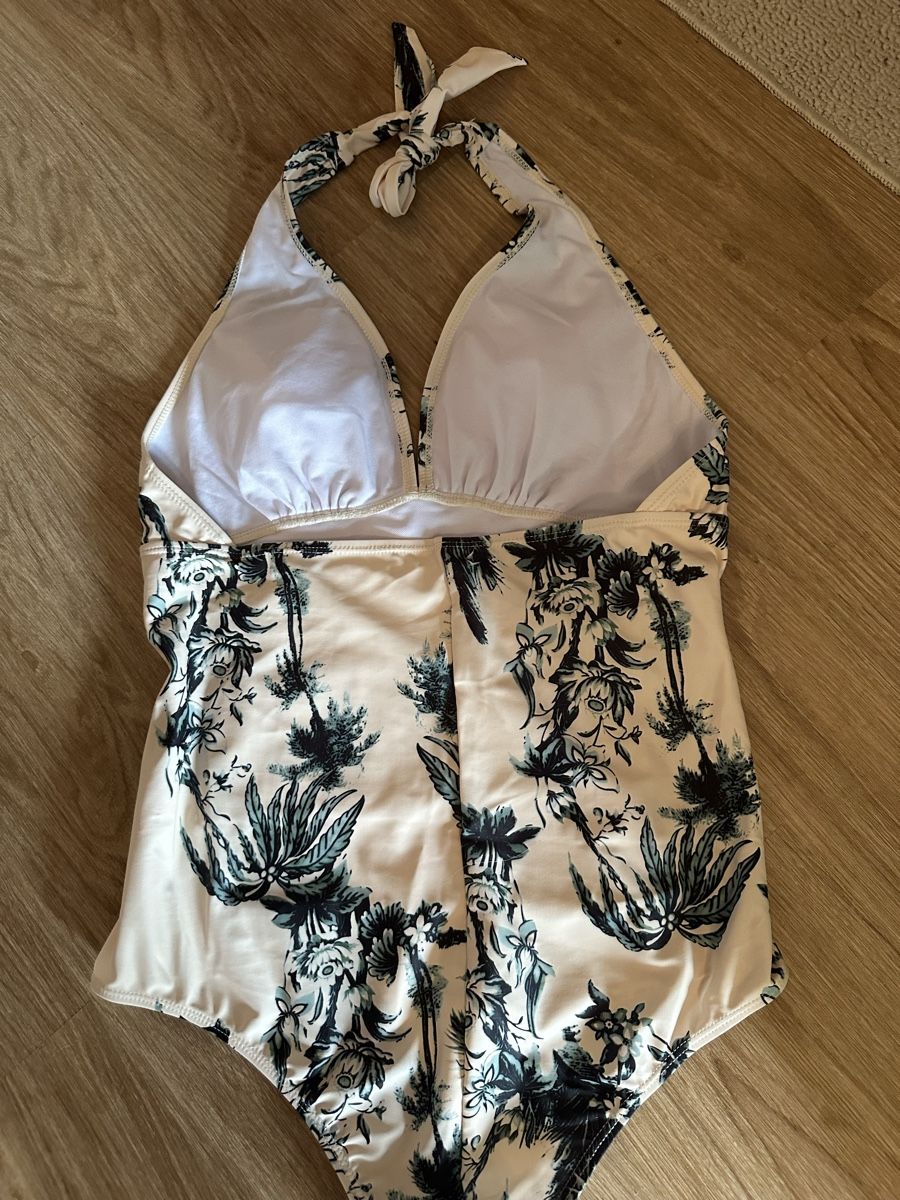 Badekleider & Bikinis: Badekleid Grösse L – Neu (gemäss Beschreibung) aus Trüllikon von angela4444 1