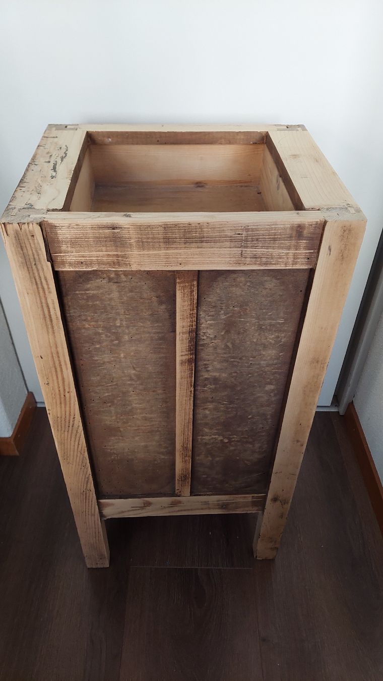 Comodini: Holz-Nachttisch / Beistelltisch mit Schublade, Top! – Usato da Konolfingen venduto da lanomi 4