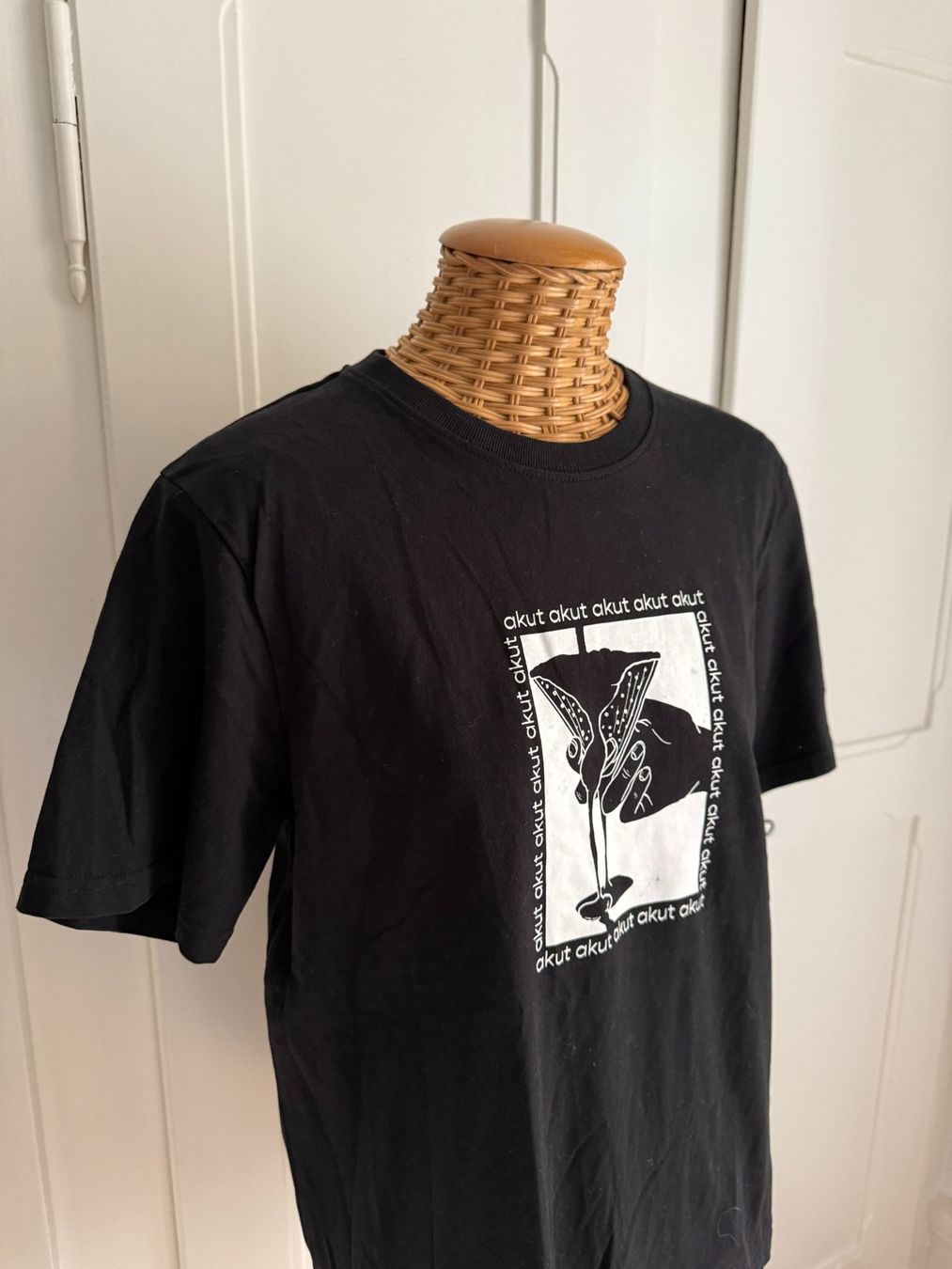 T-Shirts: AKUT T-Shirt schwarz S – Gebraucht aus Zürich von Diazaio 1