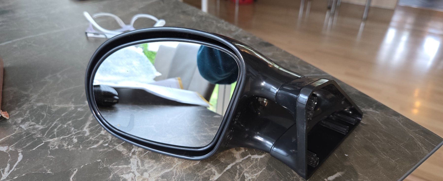 Tutti pezzi di ricambio auto: Aussenspiegel Ford Puma – Usato da Schönenbuch venduto da Tdoch