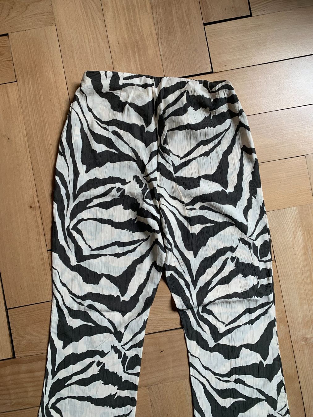 H&M Pantaloni: Zebra Hose crème-olivgrün - 38 – Usato da Zürich venduto da Diazaio 3