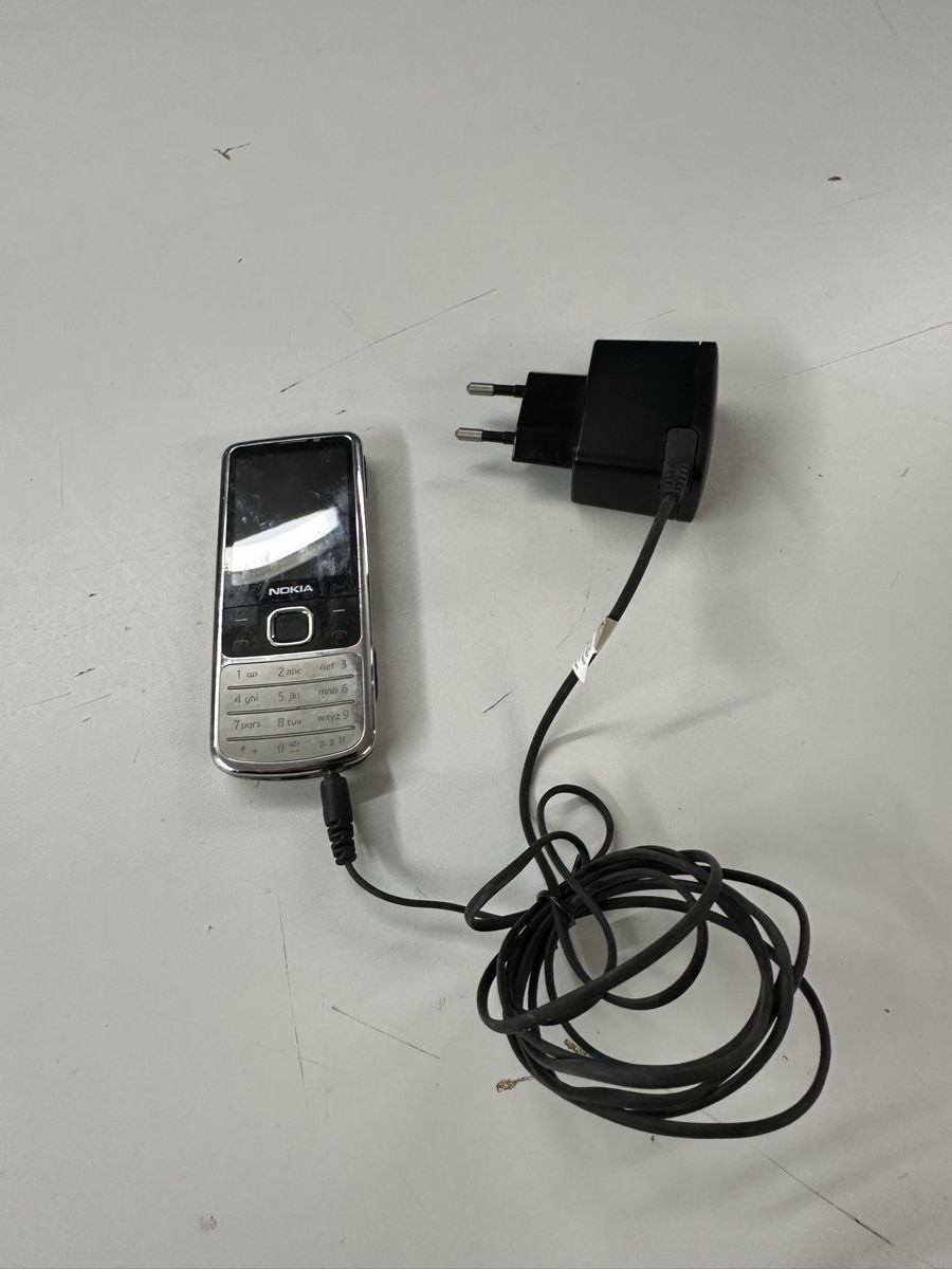 Nokia Handys / Smartphones: Nokia6700 – Gebraucht aus Burgdorf von Breton