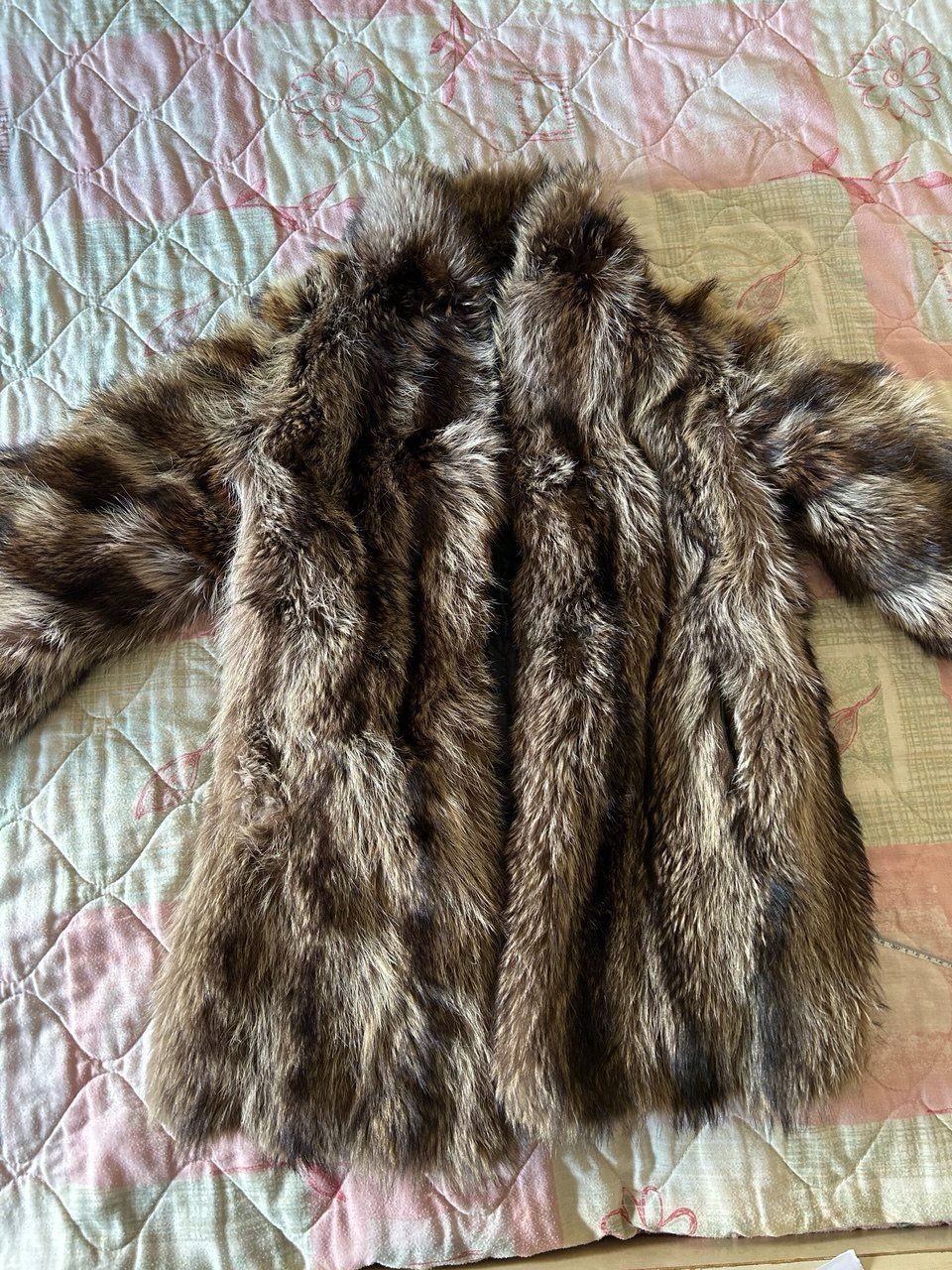 Cappotti: Pelliccia di marmotta – Usato da Giubiasco venduto da LorisVale