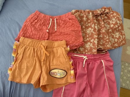 Mädchen kurze Hosen Set 116/128 4 Stk guter Zustand