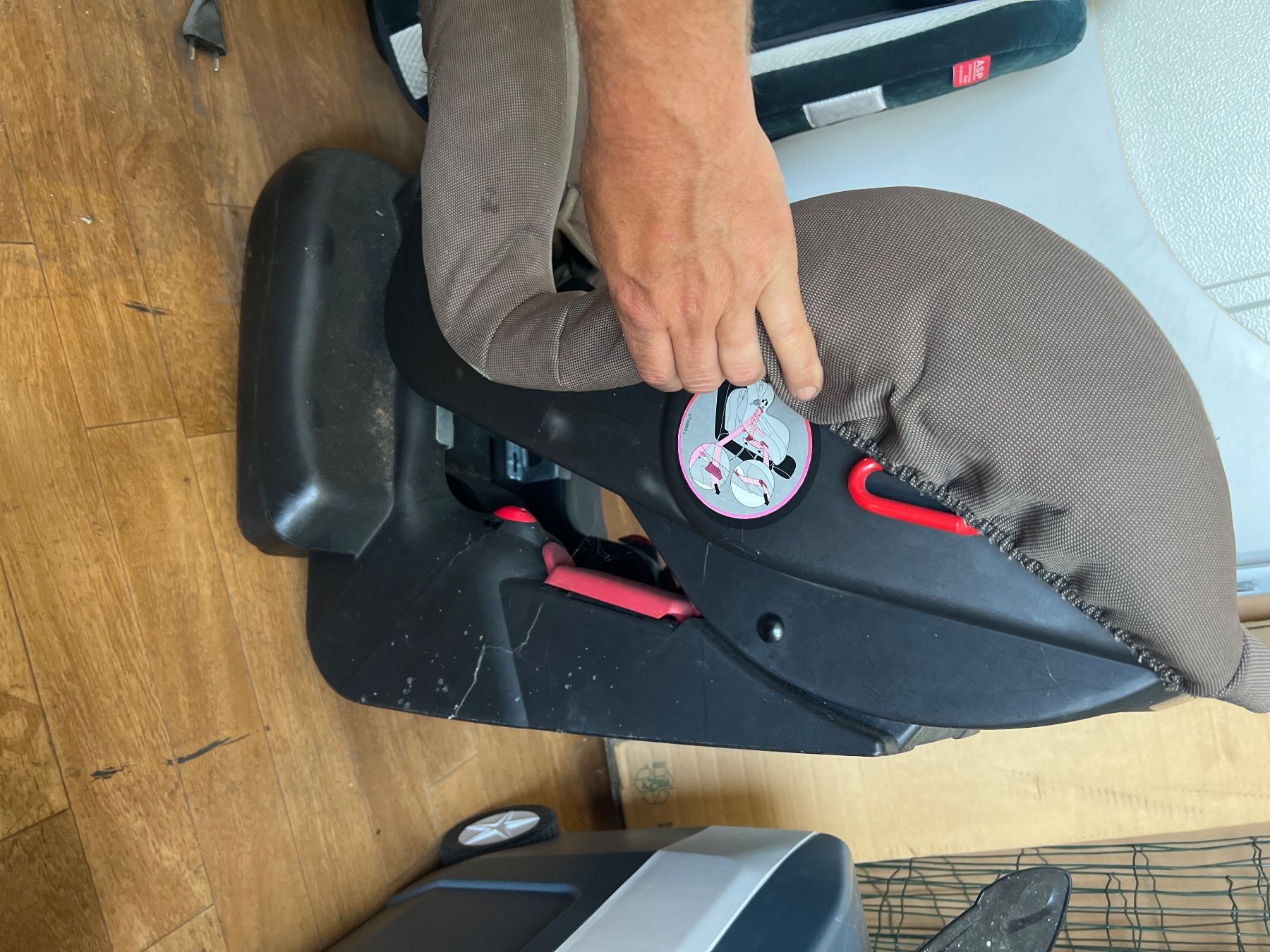 Maxi-Cosi Seggiolini per auto: Kinder Autositz Maxi Cosi – Usato da Russikon venduto da Crtracing 3