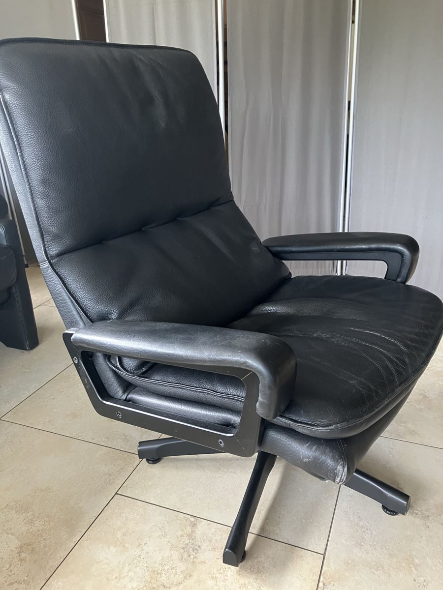 Strässle Poltrone: Strässle Collection Lesesessel Leder schwarz – Usato da Walchwil venduto da ale_h2c5