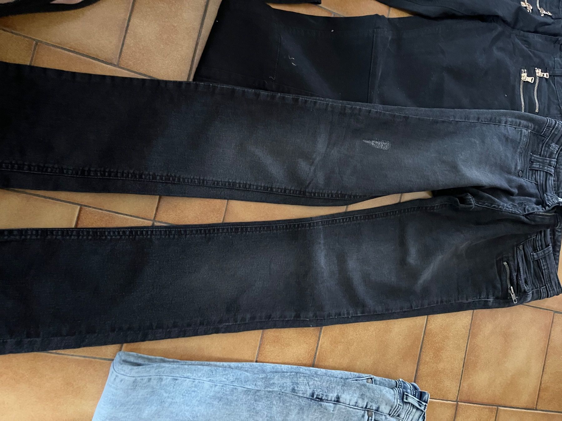 Jeans: Lot 3 jeans Taille 38 maman – Gebraucht aus Veyrier von kimedovapa 3