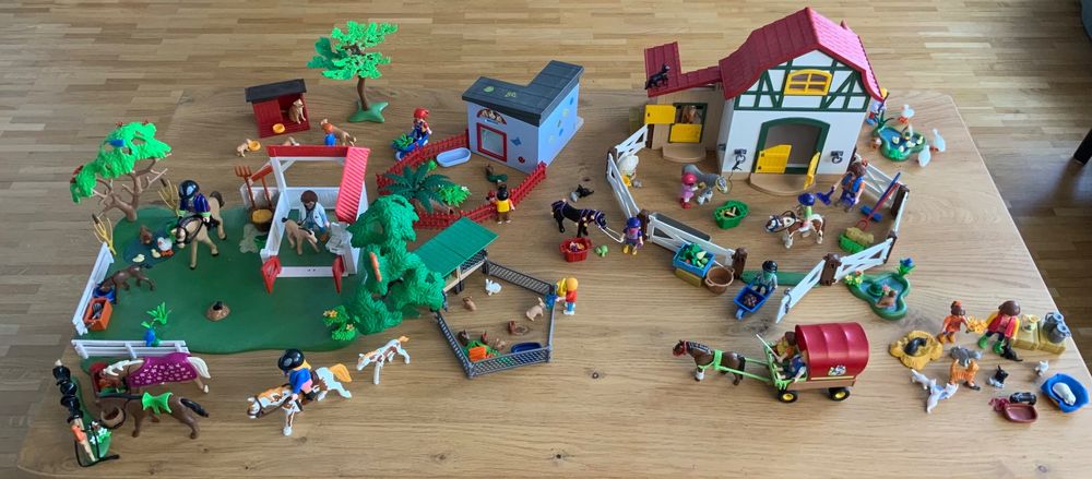  Riesiger Bauernhof von Playmobil mit vielem Zubehör (Gebraucht) in Bildidee 