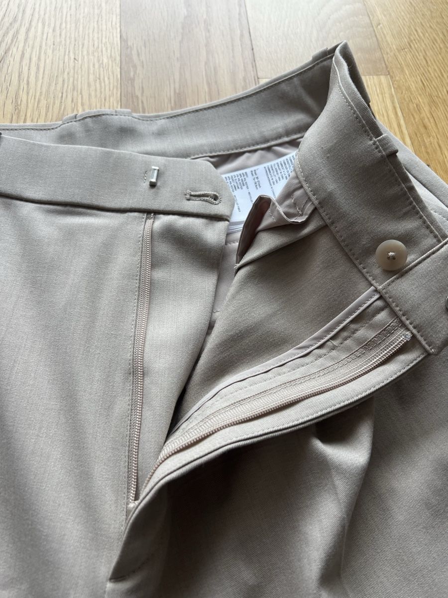 Completi: Pantalon Costume Uniqlo – Nuovo (secondo la descrizione) da Epalinges venduto da pau_78d8 1