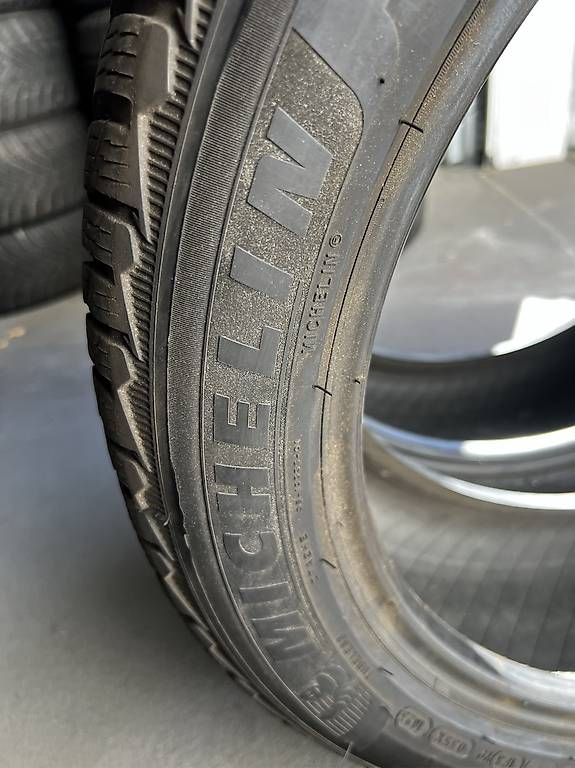 Pneumatici & Ruote complete: 245/45 R19 Winterreifen – Usato da Sursee venduto da gas_8n5t 2
