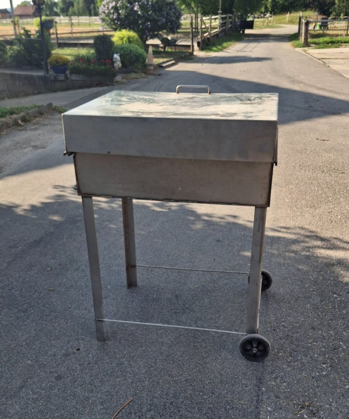 Tavoli: Edelstahltisch mit Deckel und Rollen gebraucht – Usato da Weinfelden venduto da desty01 2