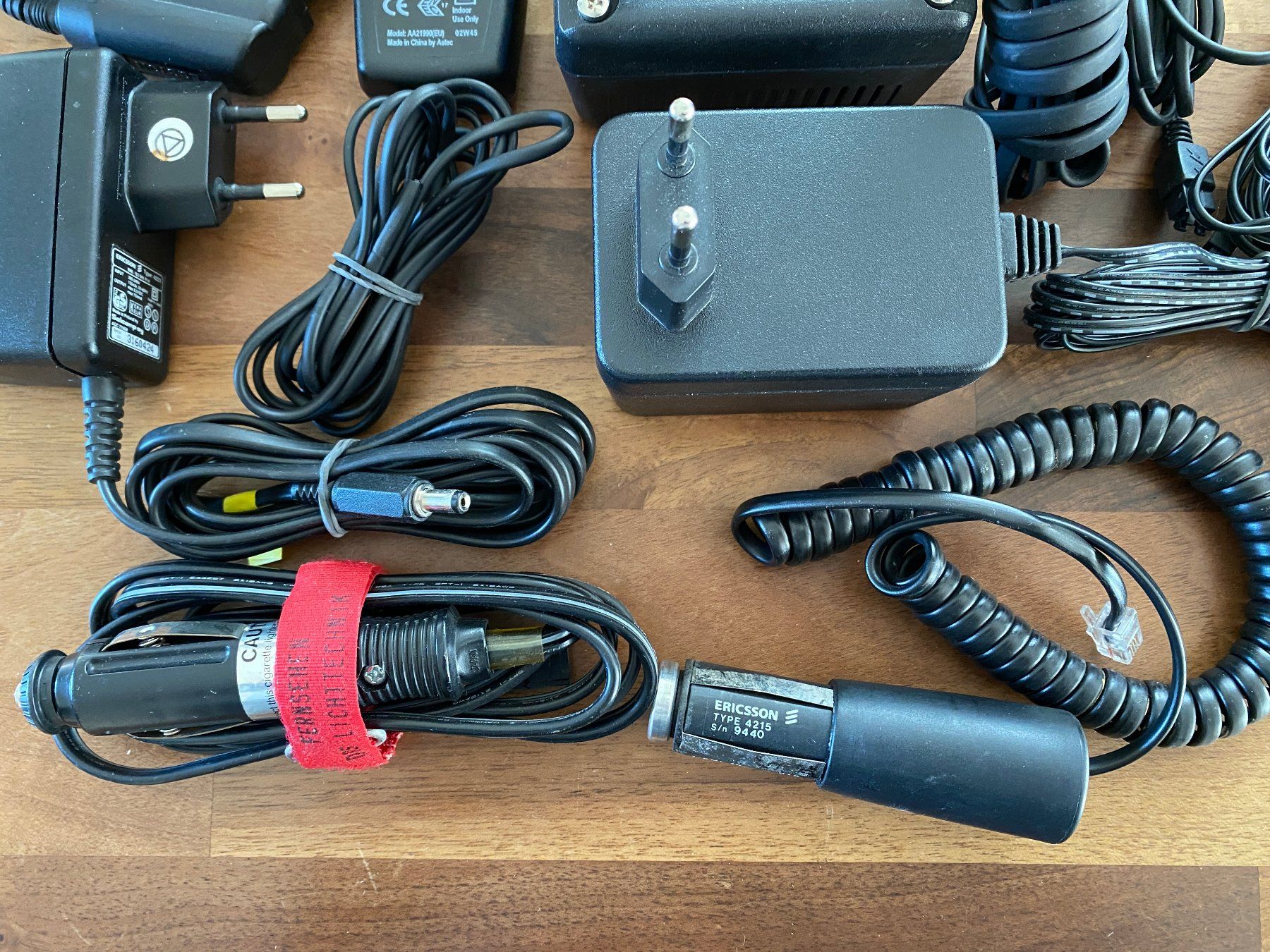 Caricabatterie: Diverse Netzteile 240V / 12V – Usato da dübendorf venduto da Juegeswiss 2