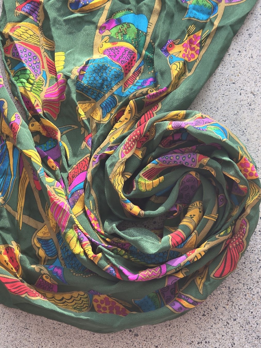 Foulard & Sciarpe: Seidenschal – Nuovo e nell'imballaggio originale da Frauenfeld venduto da Schenken-mit-Herz