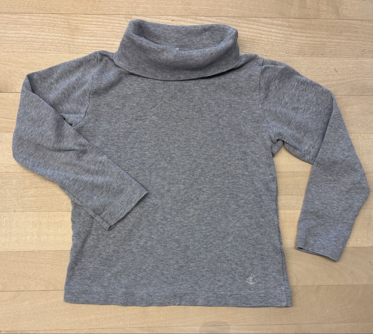 Petit Bateau Pullover & Sweatshirts: Petit Bateau Rollkragenpullover Grösse 4 Jahre / 102cm grau – Neu (gemäss Beschreibung) aus Lyss von Sibella56