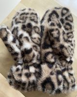 Flauschige Handschuhe