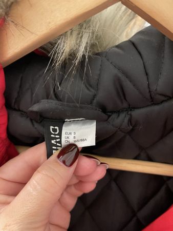 Winterjacke H&M Divided rot mit Kapuze Grösse S gebraucht