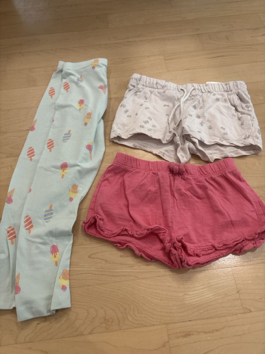 Lotti & Set di vestiti: Leggins & Shorts 110 – Usato da Aesch/BL venduto da Joya-83