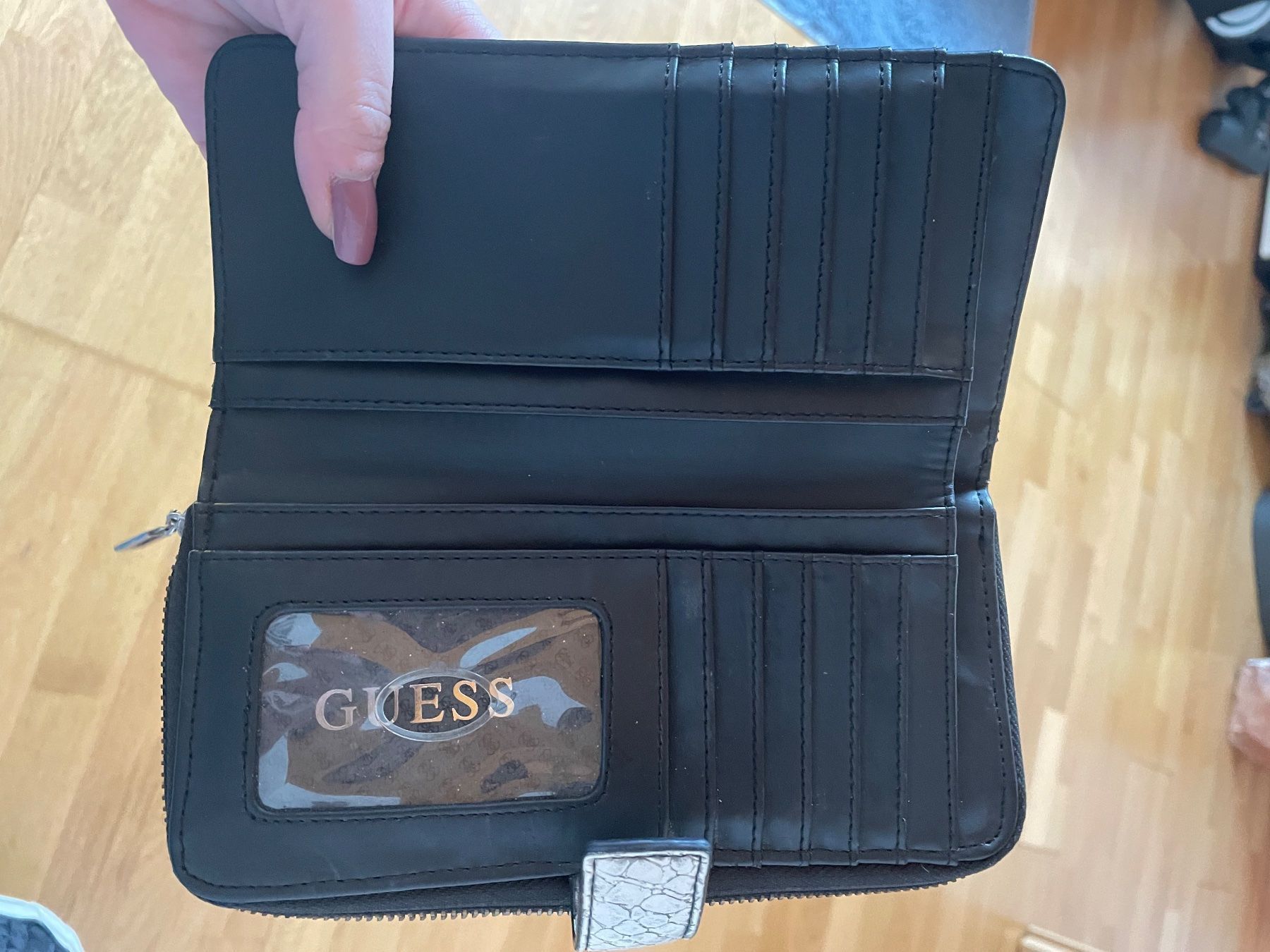 Guess Portamonete: Porte monnaie Guess – Usato da Saxon venduto da Mel_b224 2