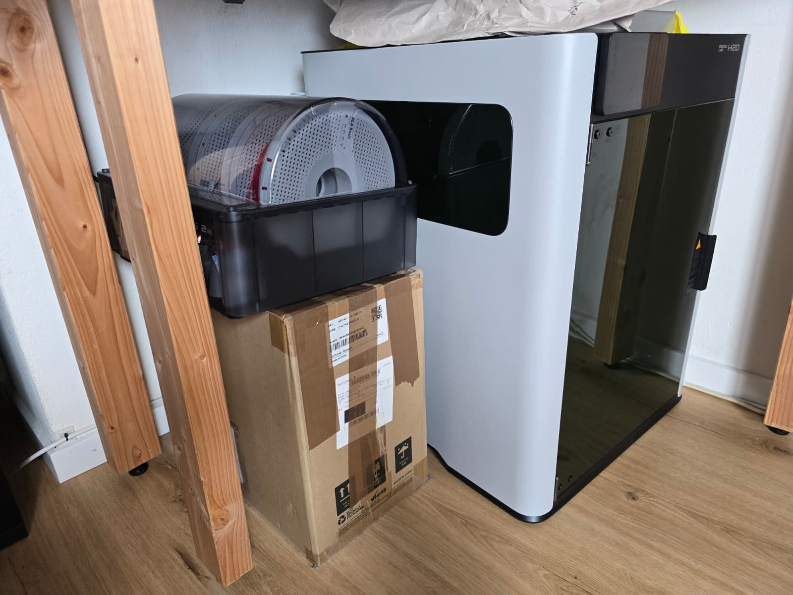 Bambu Lab Stampanti 3D: Bambu Lab H2D+ AMS 2 Pro + 10W Laser OVP + Cut.Module +Zubhr – Nuovo (secondo la descrizione) da Buchs SG venduto da ron_88v7 1