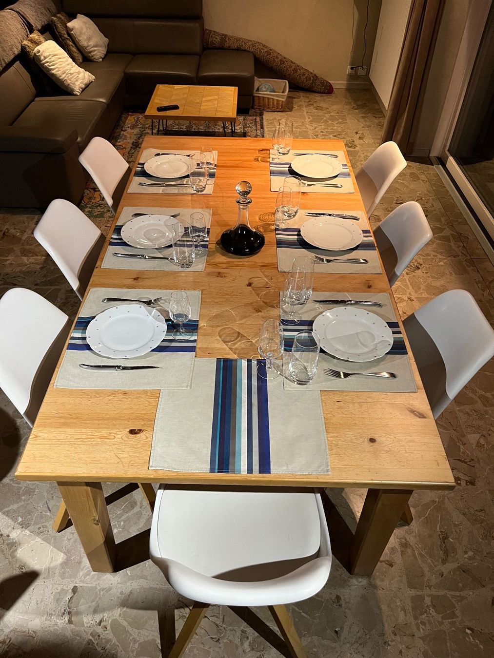 Tavoli: A vendre table à manger – Usato da Basse-Nendaz venduto da con_lb2f