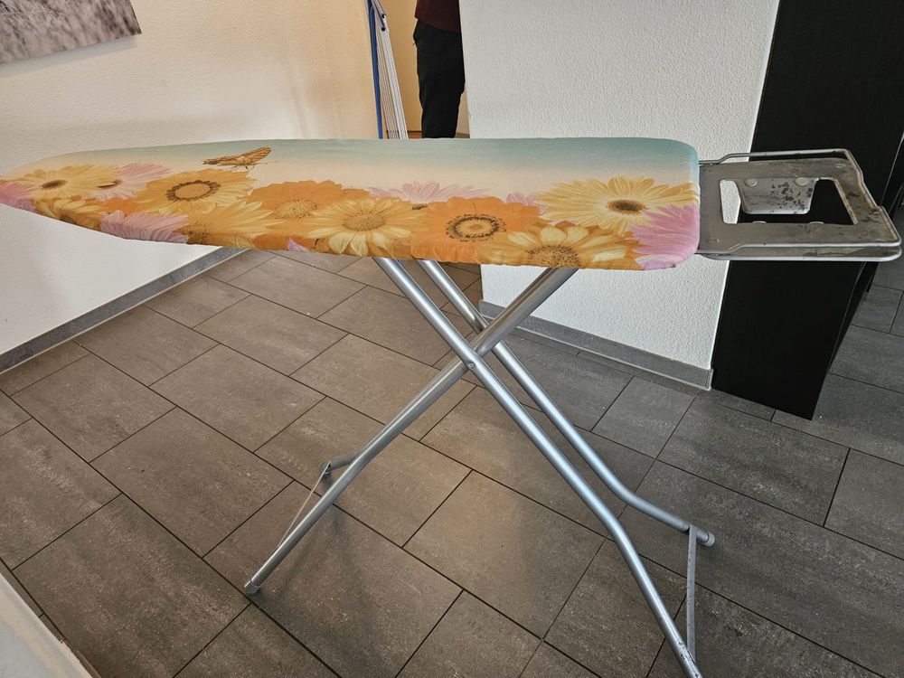 Leifheit Bügelbrett Royalford Bügelbrett - Klappbar, Höhenverstellbar Mit Praktischer Eisenauflage (96,5x30,5 Cm Bügelbrett 90 Grad Nach Unten
